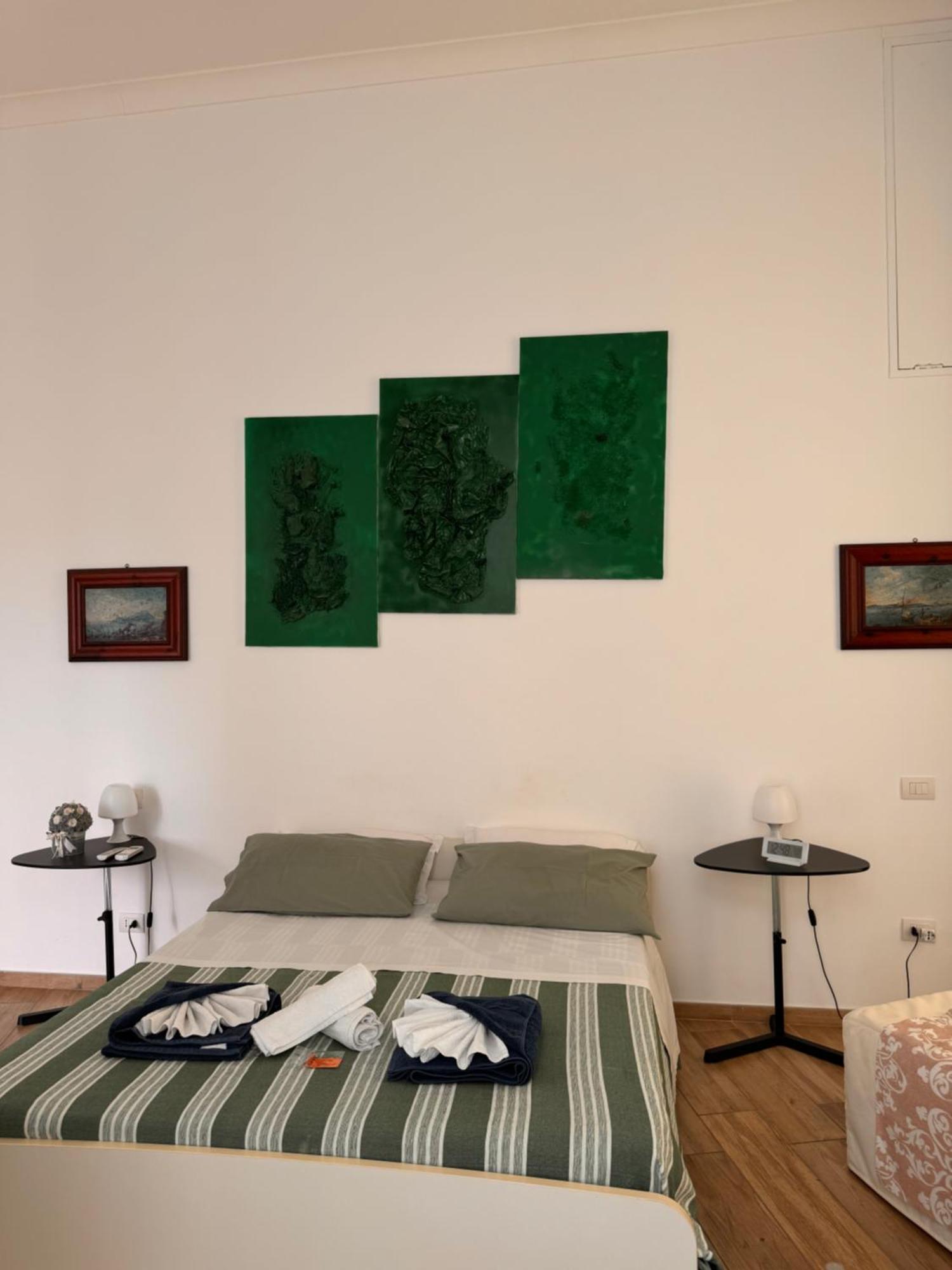Lo Specchio Dei Papiri Bed & Breakfast Napoli Exterior foto