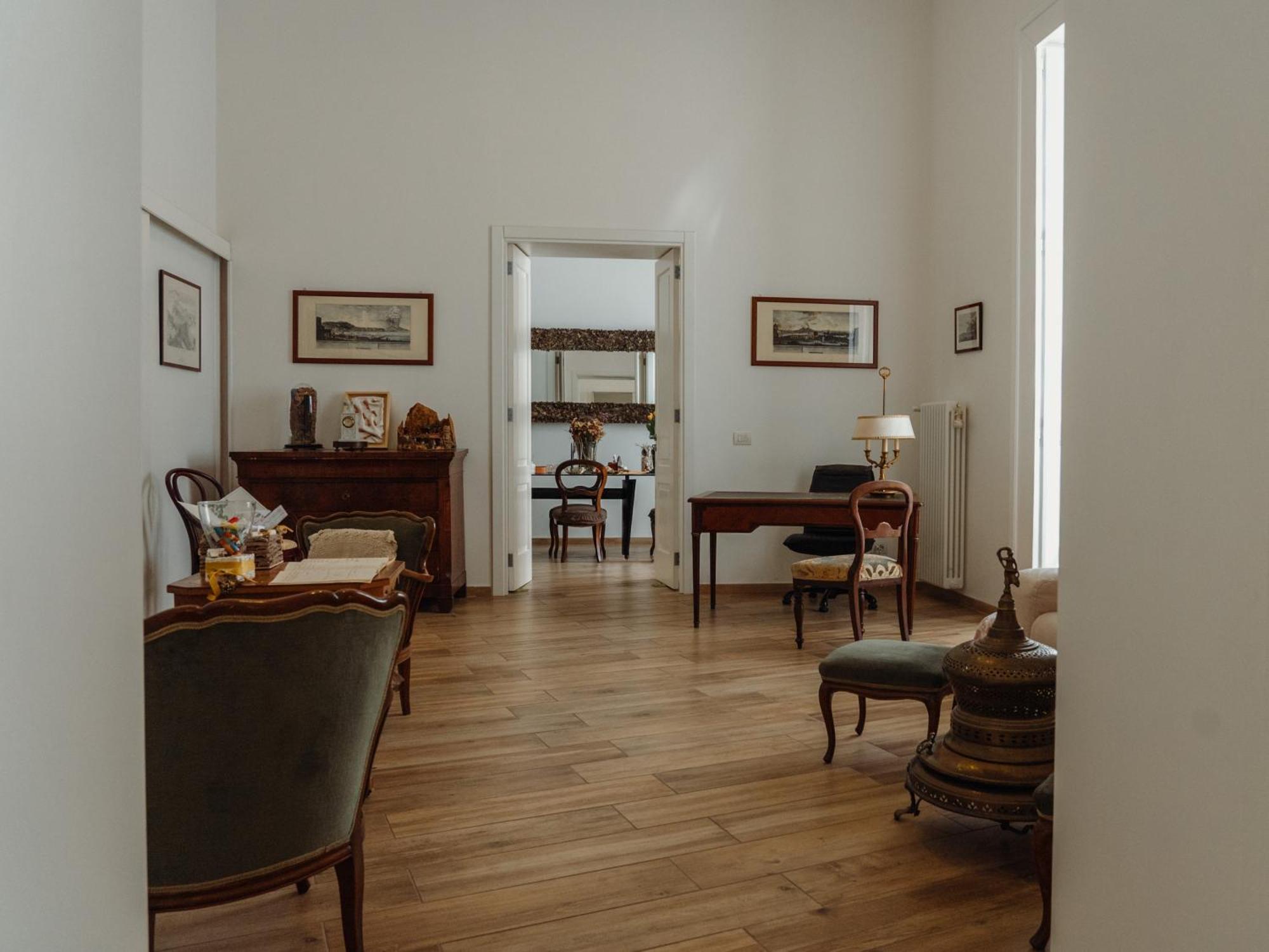 Lo Specchio Dei Papiri Bed & Breakfast Napoli Exterior foto