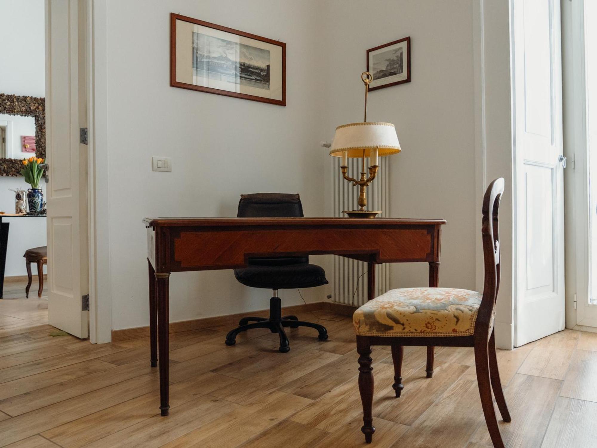 Lo Specchio Dei Papiri Bed & Breakfast Napoli Exterior foto