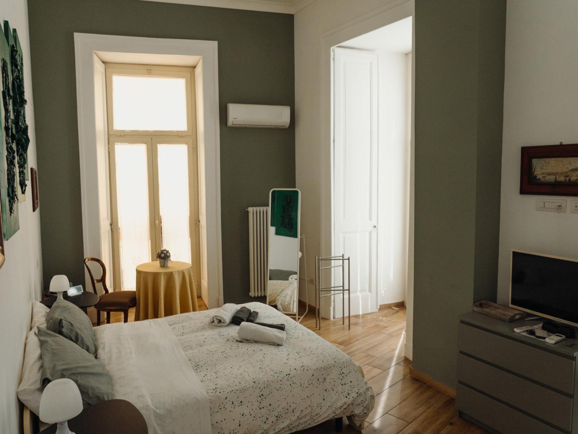 Lo Specchio Dei Papiri Bed & Breakfast Napoli Exterior foto